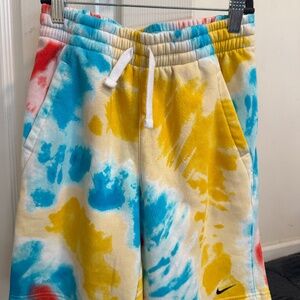 Nike Sportswear Club Fleece Tie-Dye Shorts - Older Kids Large